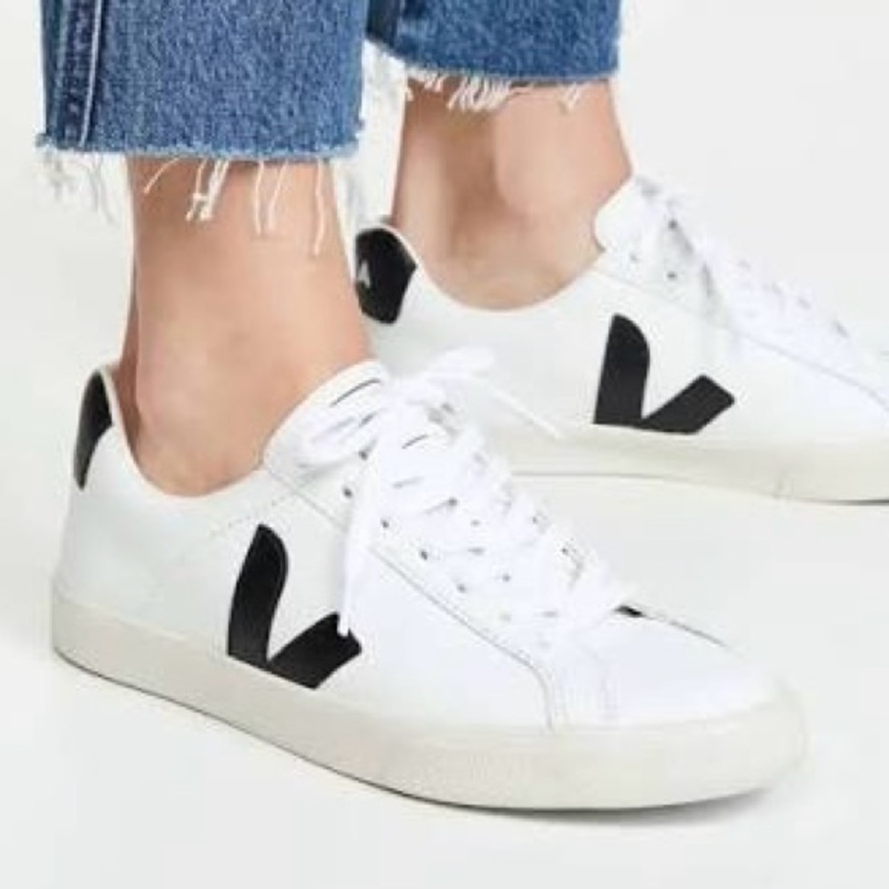 Veja Esplar Leather Classic White and Black Trainers